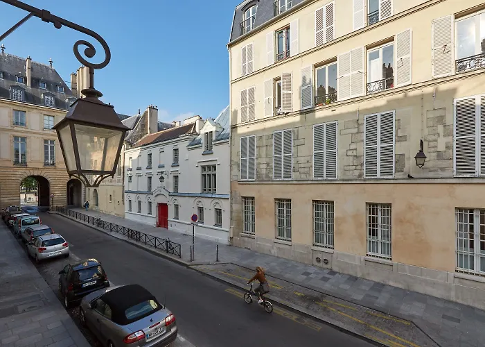 Le Pavillon De La Reine & Spa, Place Des VosgesHotel Parigi